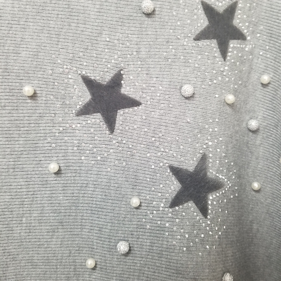 Gray Star Sweater - Picture 7 of 11